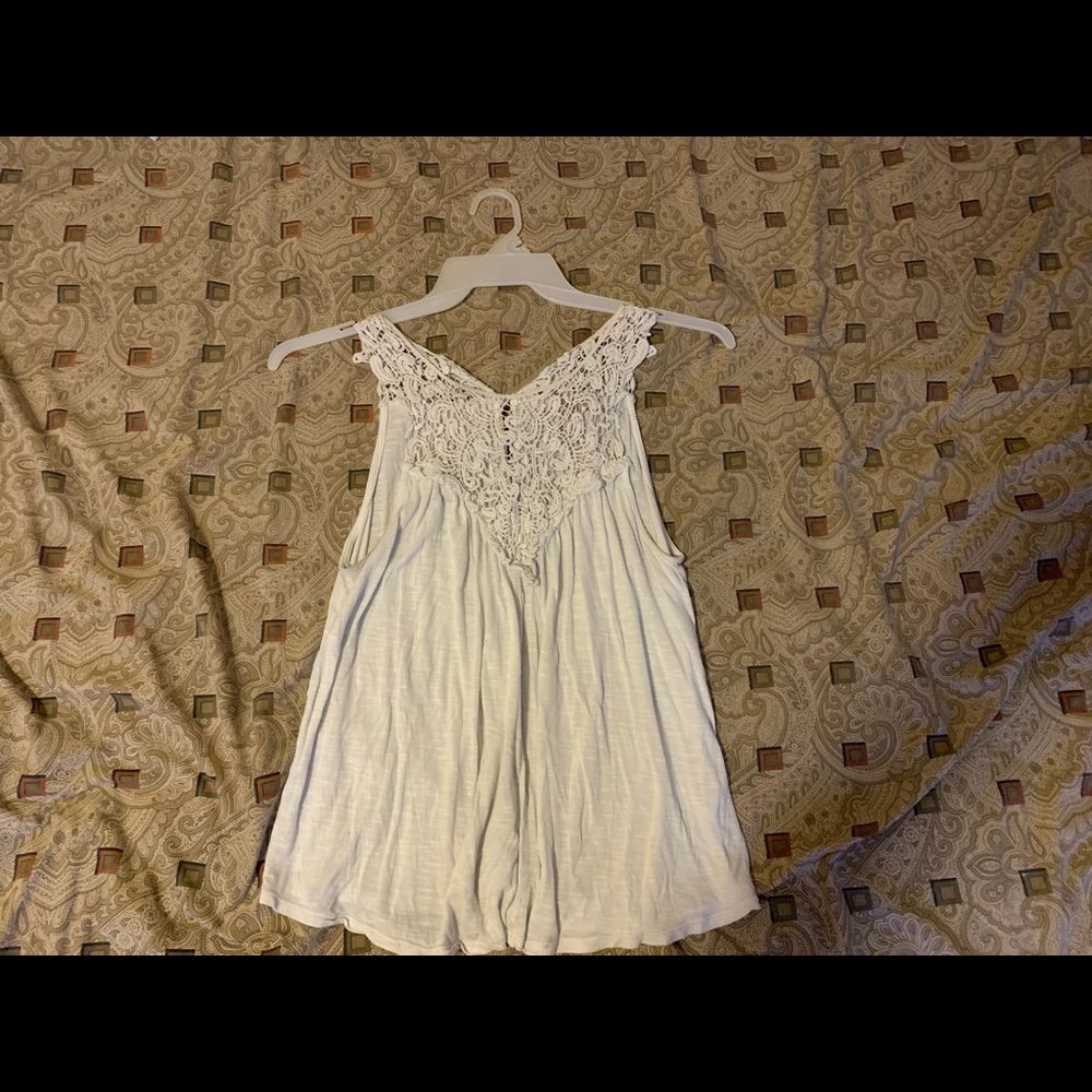 Women’s White Top